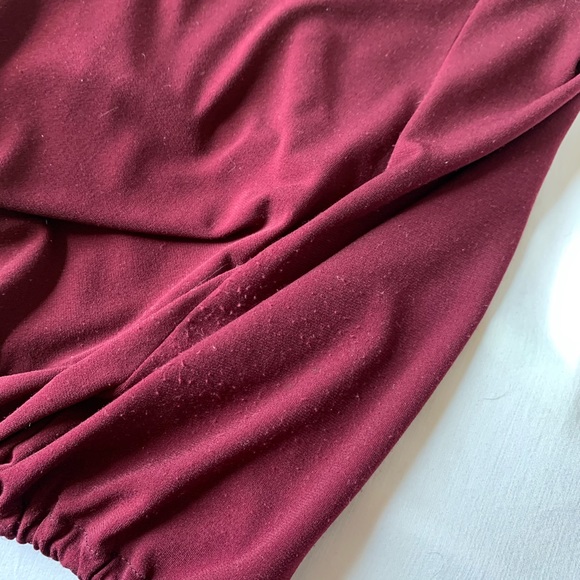 Volume Maroon Bead Detail V Neck Top - Picture 13 of 13